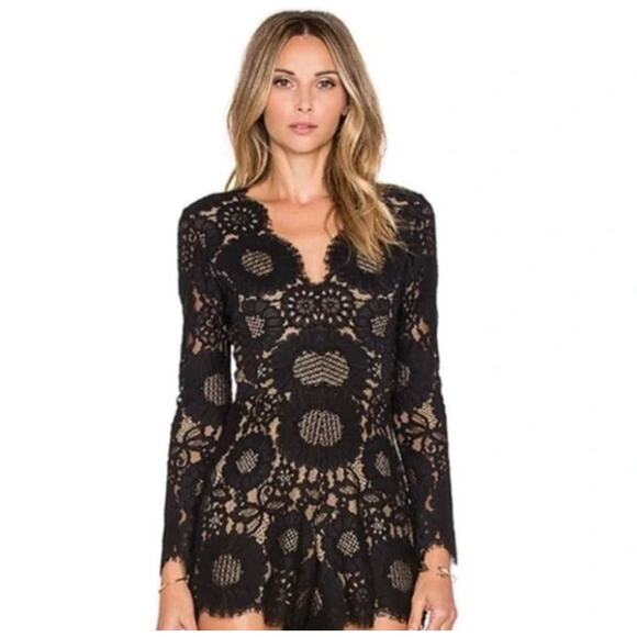 Alexis -Ramzes Long sleeved scalloped dress romper XS - Picture 6 of 7